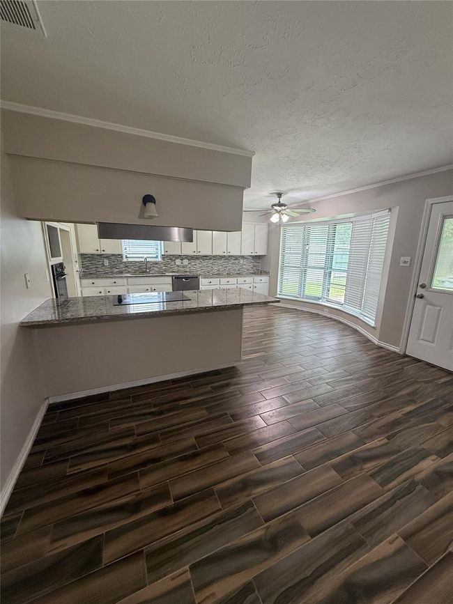 2309 Cedar St, House other with 3 bedrooms, 2 bathrooms and 2 parking in Pearland TX | Image 6