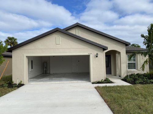 5323 Entertainment Way, FORT PIERCE, FL, 34947-5472 | Card Image