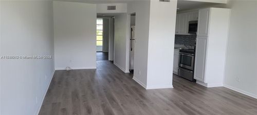 apt-116-9061 Sunrise Lakes Blvd, Sunrise, FL, 33322-6057 | Card Image