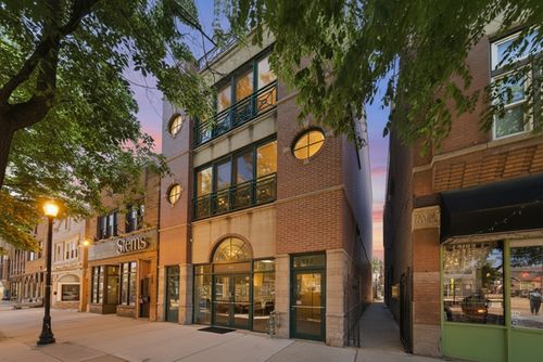 3-852 N Ashland Ave, Chicago, IL, 60622-6042 | Card Image