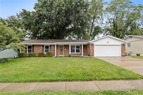 3317 Town And Country Ln, Saint Charles, MO, 63301-0648 | Card Image