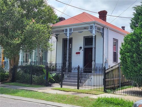 734 Austerlitz St, New Orleans, LA, 70115-2604 | Card Image