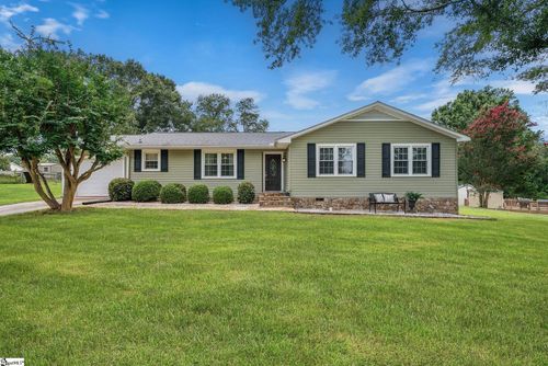 104 Menlo Dr, Simpsonville, SC, 29680-3135 | Card Image