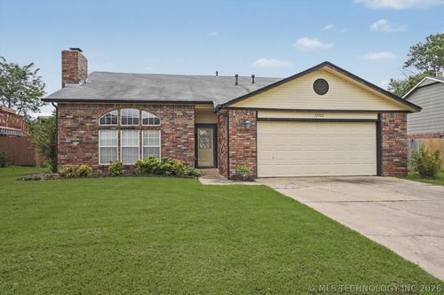 12502 E 77th Place, Owasso, OK, 74055 | Card Image