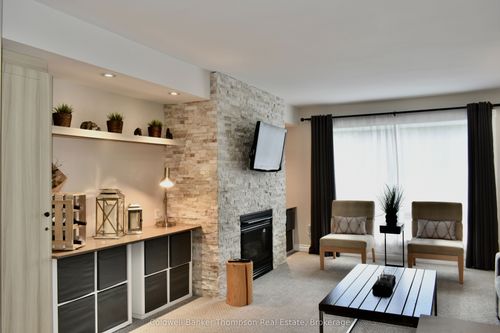 54-208-1234 Deerhurst Dr, Huntsville, ON, P1H | Card Image
