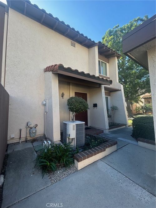 5640 E Plaza De Amantes, Anaheim, CA, 92807-3819 | Card Image