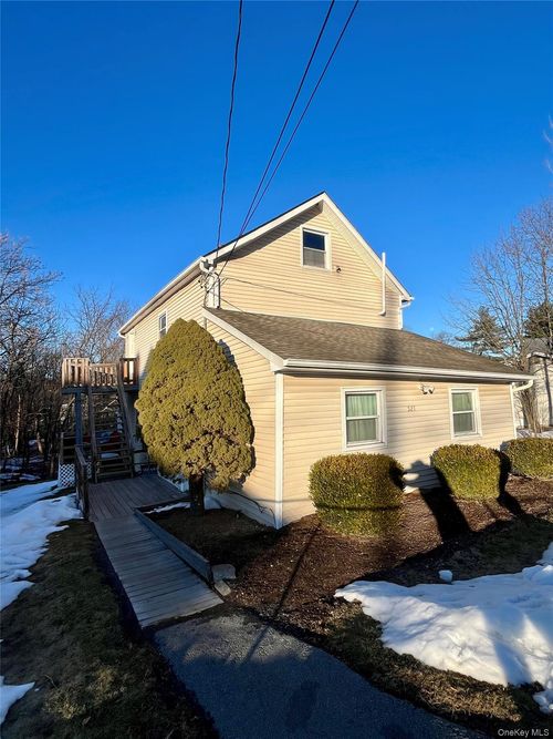 521 E Main St, Middletown, NY, 10940-2633 | Card Image