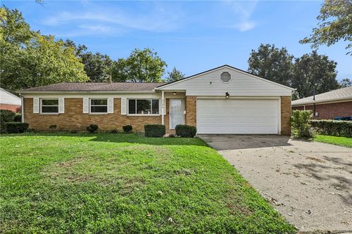 7106 Chatlake Dr, Huber Heights, OH, 45424-3258 | Card Image