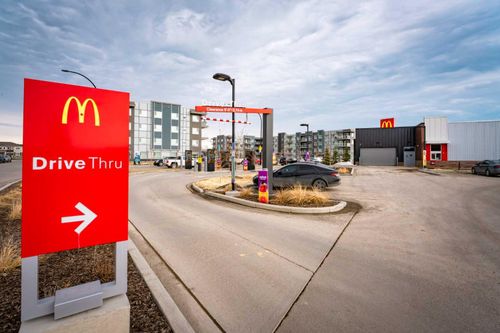 215-40 Carrington Plaza Nw, Calgary, AB, T3P1X7 | Card Image