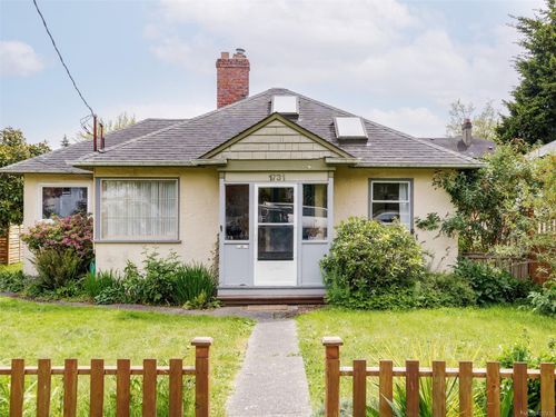 1731 Denman St, Victoria, BC, V8R1Y3 | Card Image
