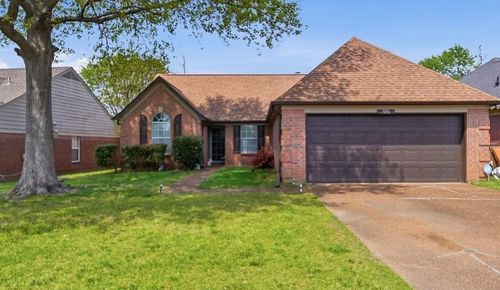 7086 Country Walk Dr, Cordova, TN, 38018-2800 | Card Image