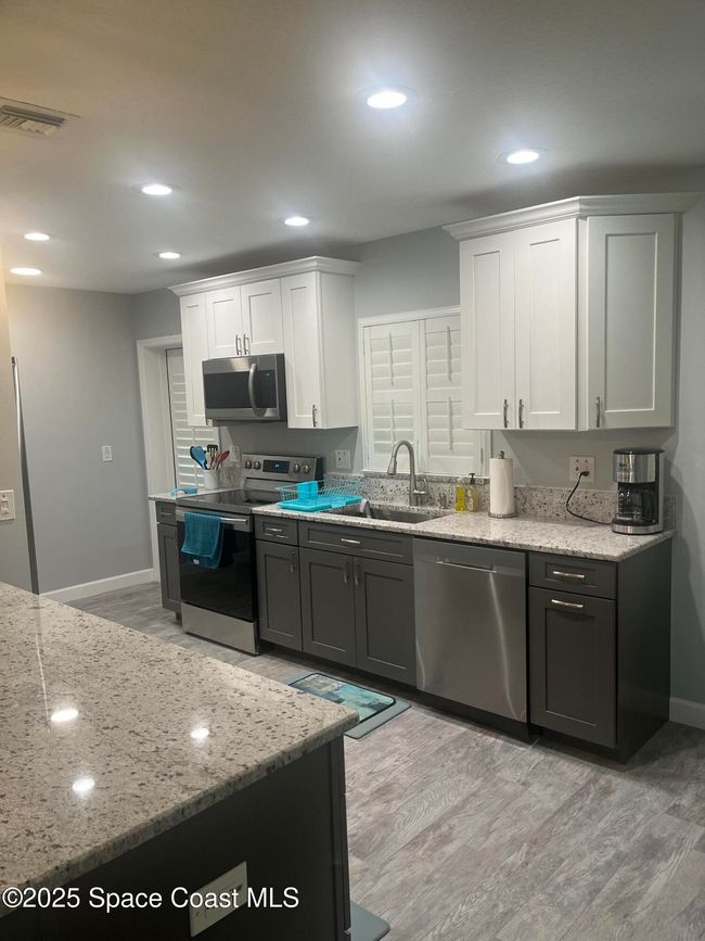 5845 Garretts Rd, House other with 2 bedrooms, 2 bathrooms and null parking in Sebastian FL | Image 8