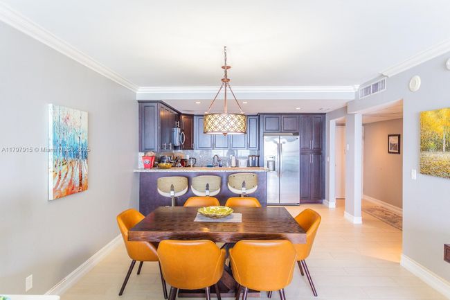 APT-1403 - 19370 Collins Ave, Condo with 2 bedrooms, 2 bathrooms and null parking in Sunny Isles Beach FL | Image 4