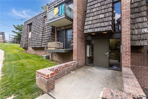 533 Forest Green Dr, Coraopolis, PA, 15108-2761 | Card Image