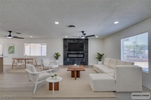 4539 Palmdale Ct, Las Vegas, NV, 89121-2737 | Card Image