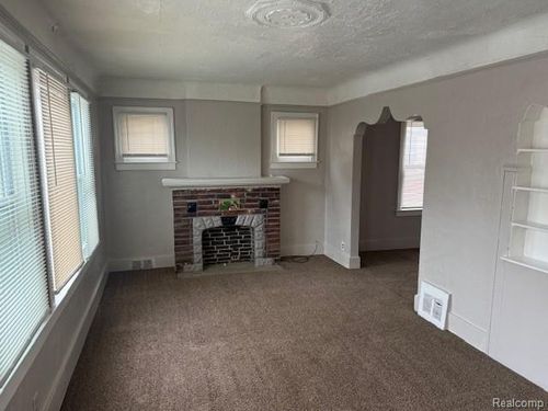 15751 Monte Vista St, Detroit, MI, 48238-1009 | Card Image