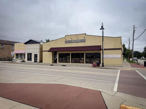318 E Main Street, Waterford, WI, 53185 | Card Image