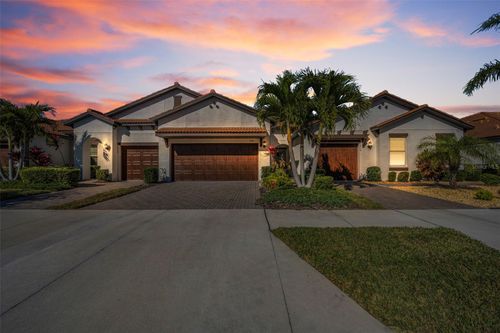 5314 Stoic Vale Dr, WIMAUMA, FL, 33598-2371 | Card Image