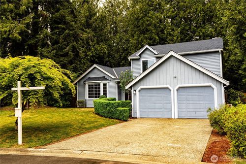22039 Ne 15th St, Sammamish, WA, 98074-6820 | Card Image