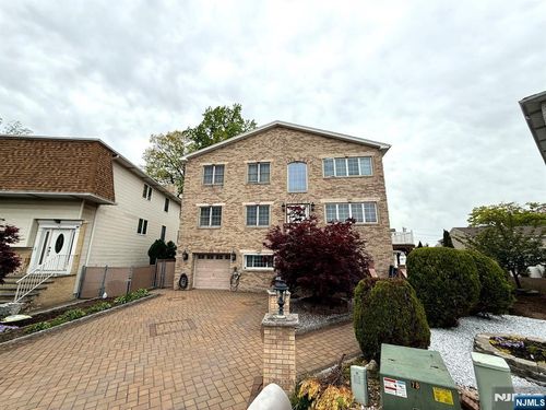 44 Willow Wood Ct, East Rutherford, NJ, 07073-1227 | Card Image