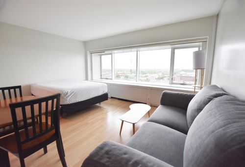 apt-20l-555 E William St, Ann Arbor, MI, 48104-2427 | Card Image