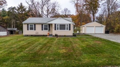 24 Nod Rd, Swansea, MA, 02777-3402 | Card Image