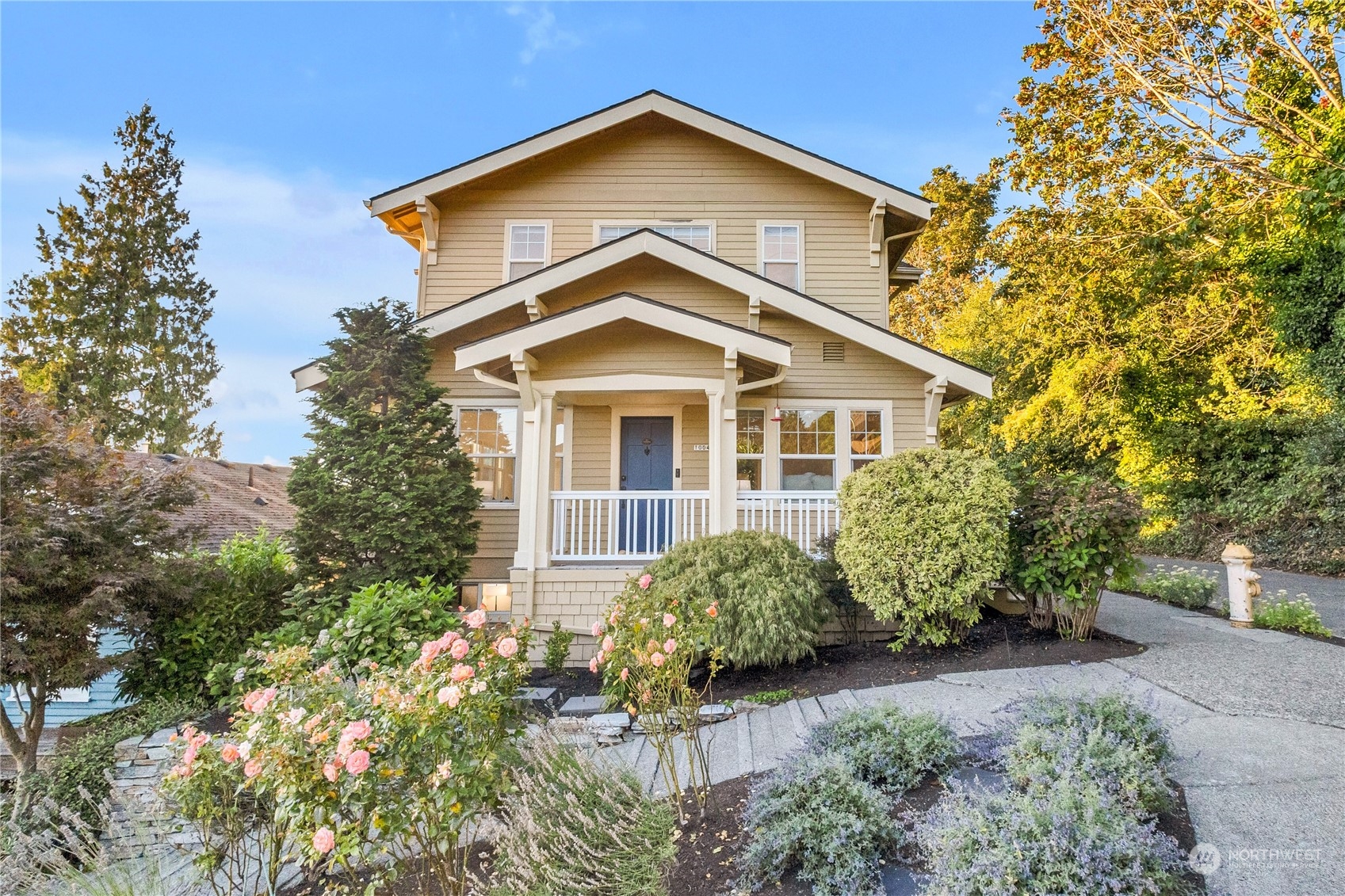 Armour St, Seattle, WA 98119