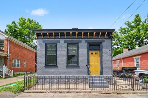 218 Pleasant St, Covington, KY, 41011-3416 | Card Image