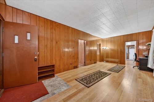 5086 Casmere St, Hamtramck, MI, 48212-2845 | Card Image