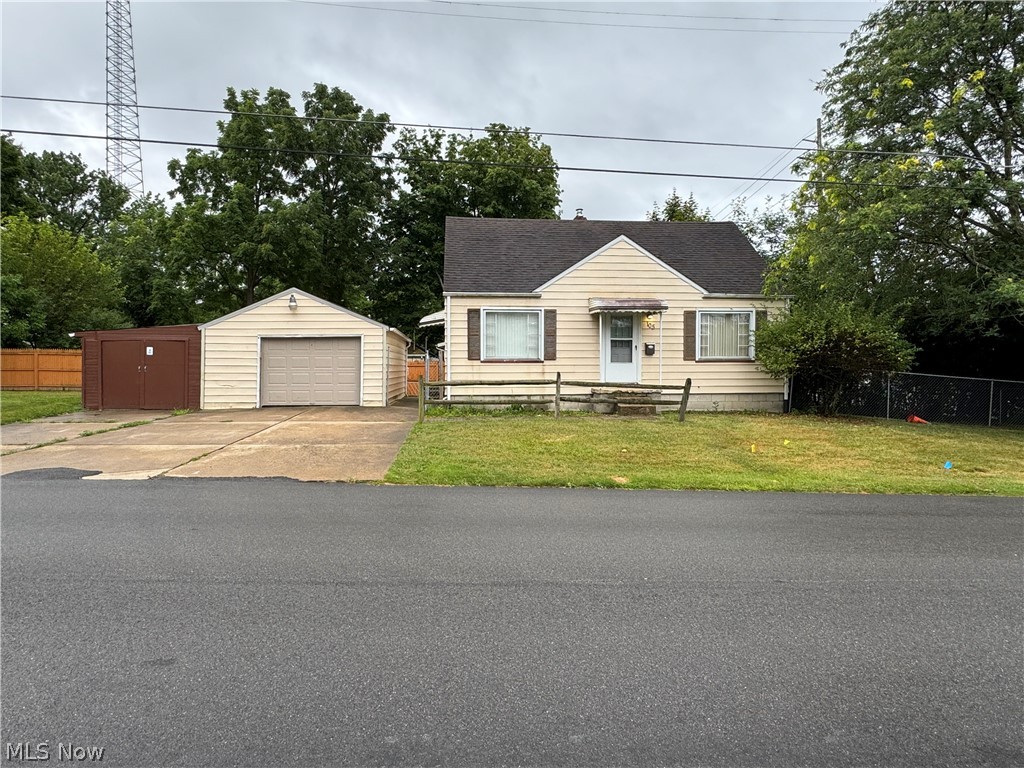 Meadowbrook Ave, Youngstown, OH 44512