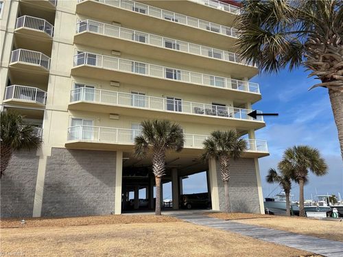 100 Olde Towne Yacht Club Rd, Beaufort, NC, 28516-8949 | Card Image