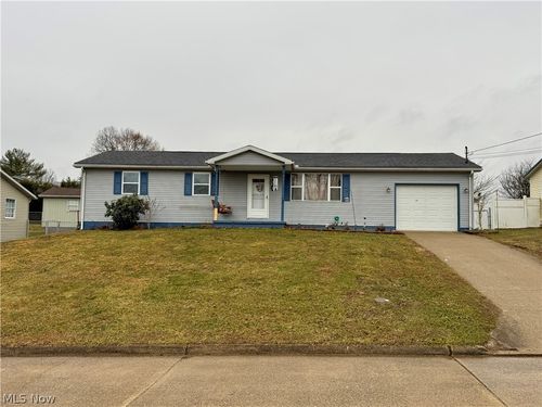 184 Locust Dr, Mineral Wells, WV, 26150-6746 | Card Image