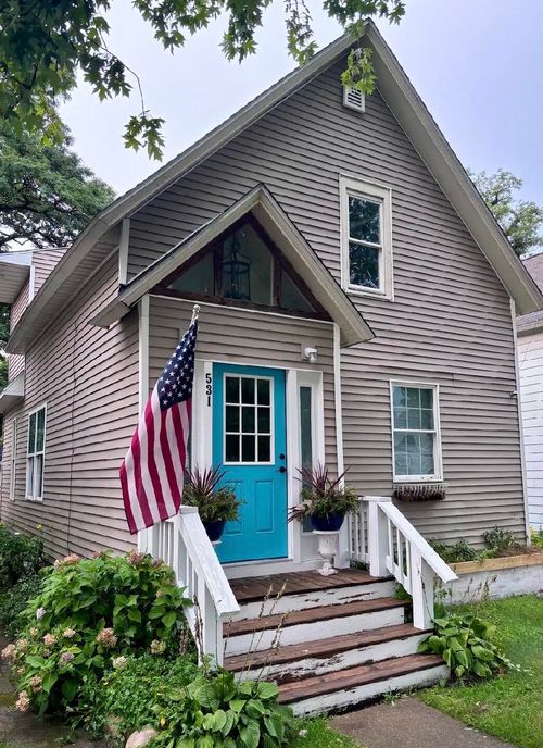 531 Winchester Ave, Saint Joseph, MI, 49085-1662 | Card Image