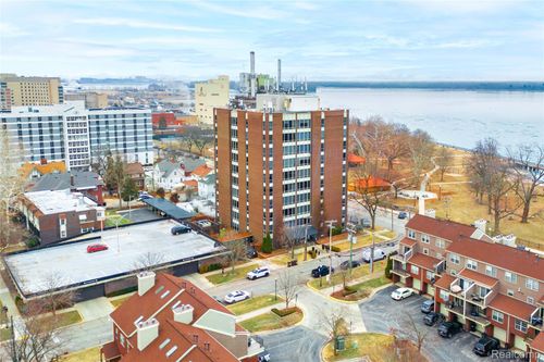 apt-608-20 Chestnut St, Wyandotte, MI, 48192-5246 | Card Image