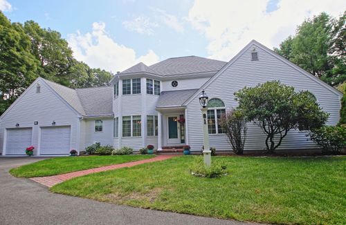 81 Pond St, Brewster, MA, 02631-2452 | Card Image