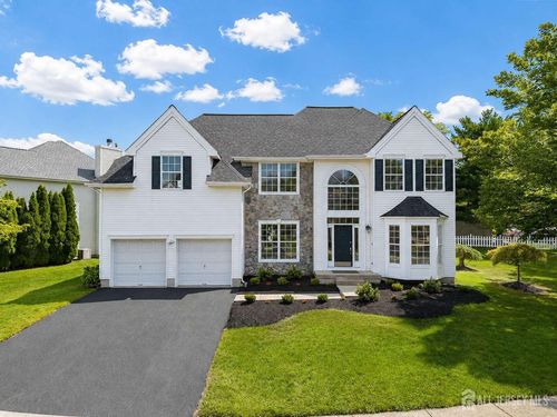 4 Sequoia Dr, Dayton, NJ, 08810-1490 | Card Image