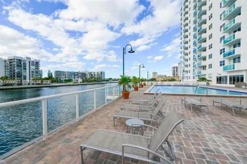 518-3000 S Ocean Dr, HOLLYWOOD, FL, 33019-2821 | Card Image