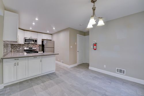 98 Sandpiper Ky, Secaucus, NJ, 07094-2209 | Card Image