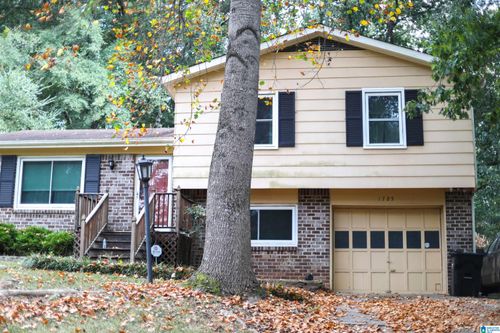 1725 Brewster Rd, Birmingham, AL, 35235-2939 | Card Image