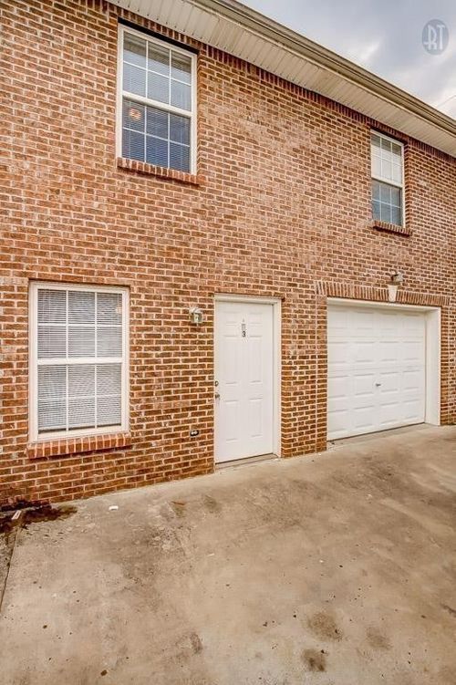 i1-535 Lafayette Rd, Clarksville, TN, 37042-1949 | Card Image