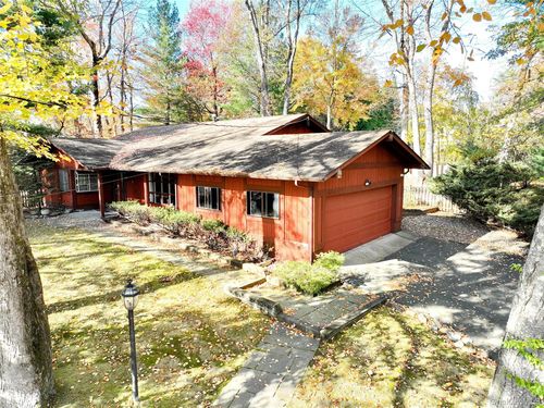 13 Lomond Ave, Spring Valley, NY, 10977-6902 | Card Image