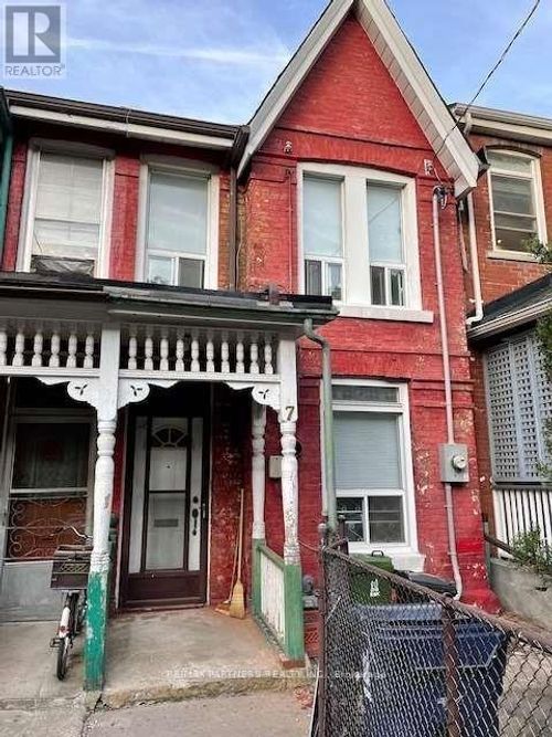 7 Henry St, Toronto, ON, M5T1W9 | Card Image