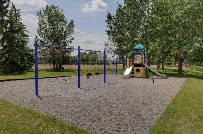 52 - 4810 40 Avenue Sw, Townhouse with 4 bedrooms, 2 bathrooms and 1 parking in Calgary AB | Image 30