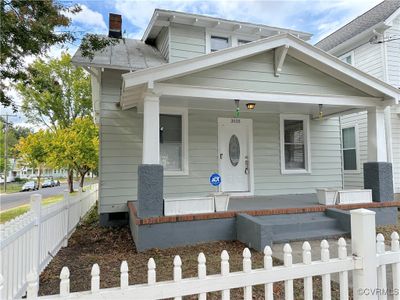 Spacious front porch | Image 2