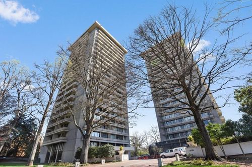 c-2575 Peachtree Rd Ne, Atlanta, GA, 30305-3694 | Card Image