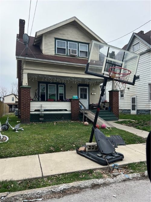 113 Richlieu Ave, New Castle, PA, 16101-3559 | Card Image