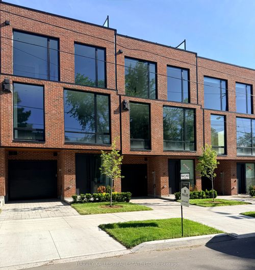 32 Evergreen Gdns, East York, ON, M4G1C5 | Card Image