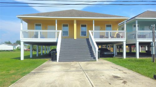 521 12th St, San Leon, TX, 77539-9774 | Card Image