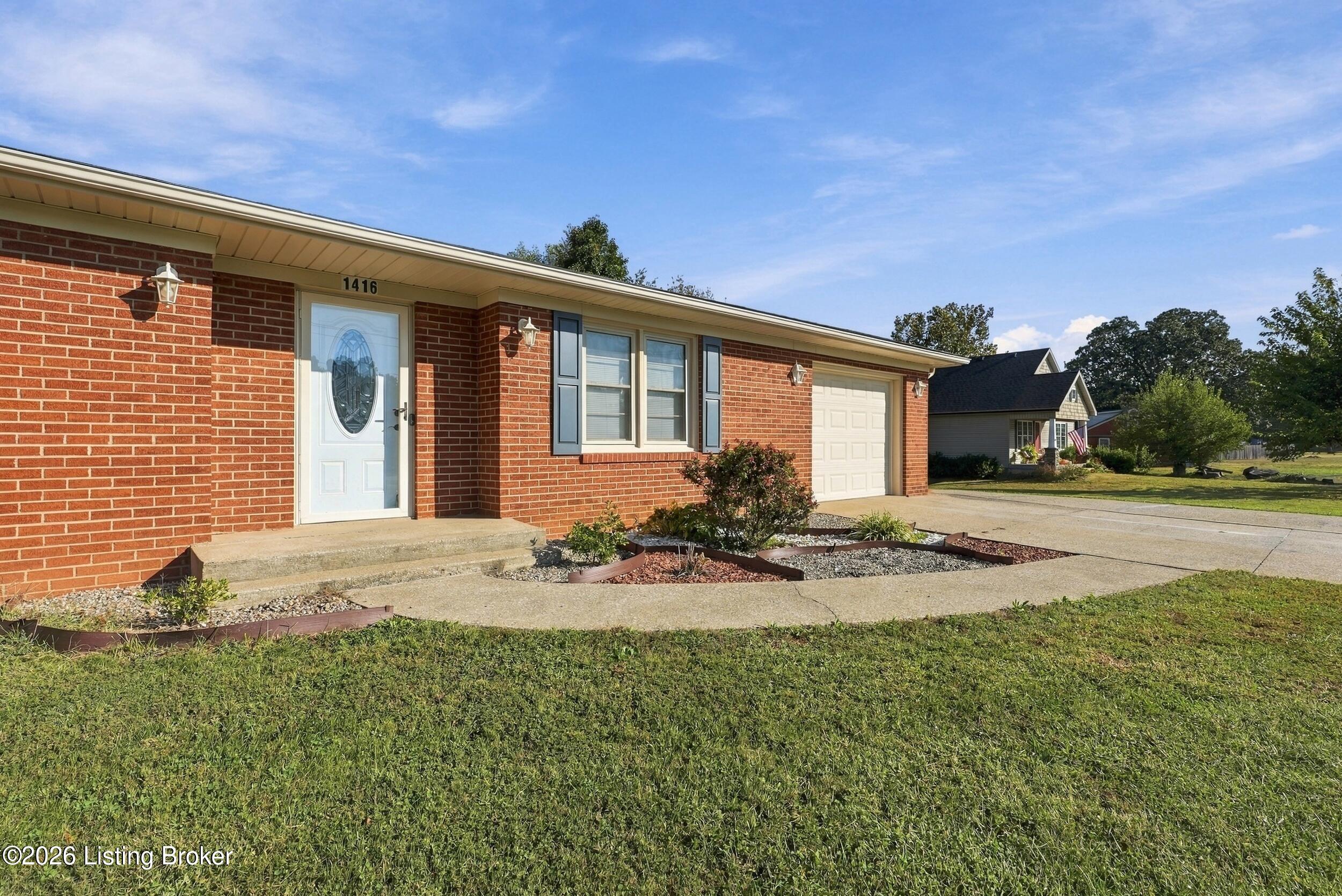 1416 Tucker Dr, For Sale in Bardstown - eXp Realty