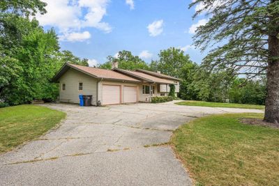 421 N Nine Mound Road, House other with 4 bedrooms, 3 bathrooms and null parking in Verona WI | Image 3